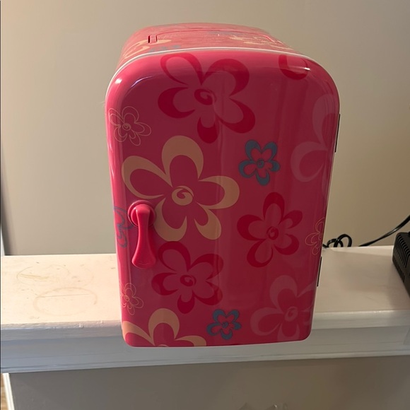 Limited Too Floral Pink Mini Fridge hot/cold. - Picture 1 of 8